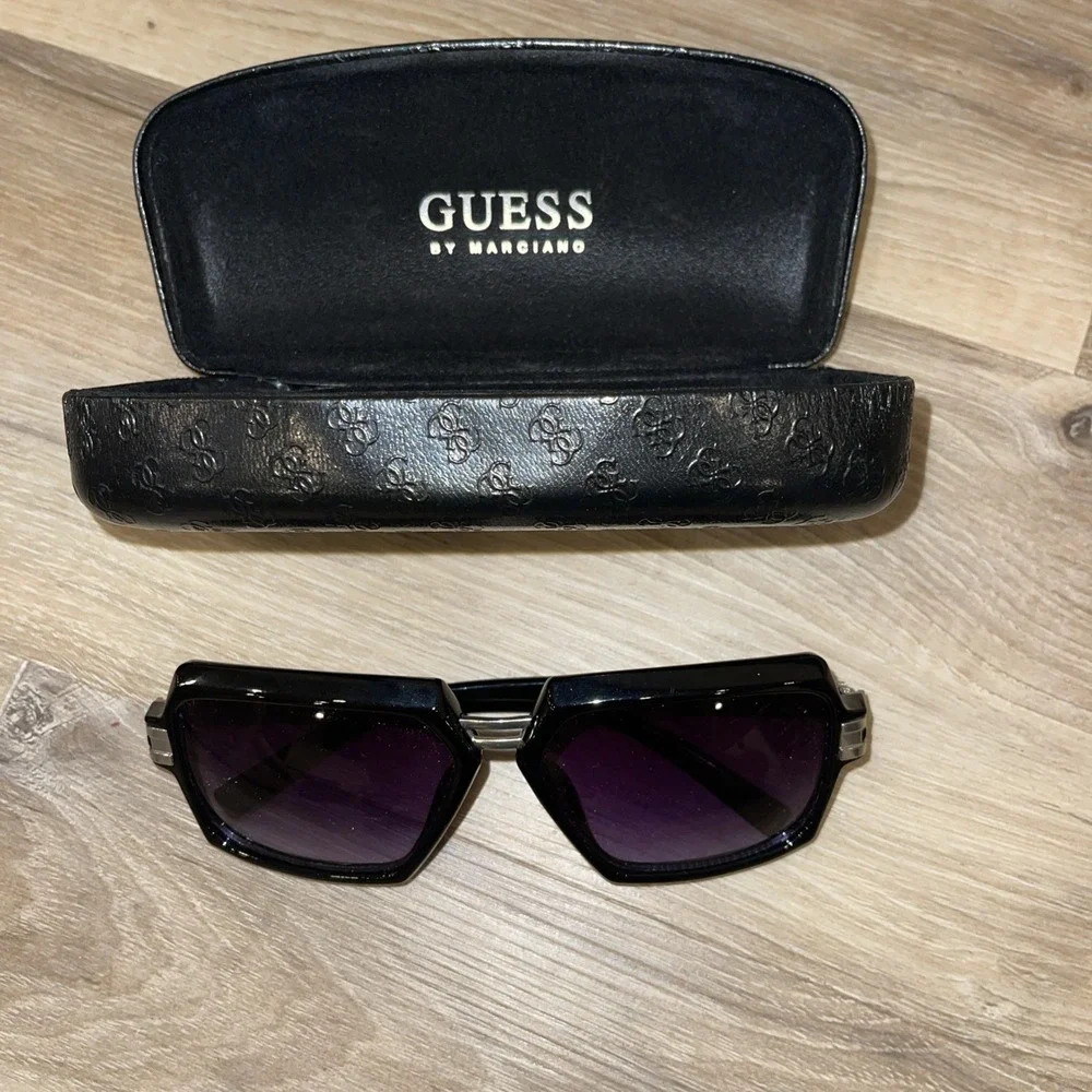 Guess by Marciano Sunglasses Black Frame Purple Gradient Lens Designer‎ w/ Case